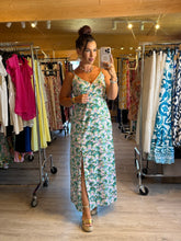 Charger l&#39;image dans la galerie, Robe bretelle fleuri vert Caroline ☀️( reste taille 48 )