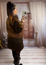 Charger l'image dans la galerie, Gilet sans manche boutons or chocolat BILLIE (34 au 46)